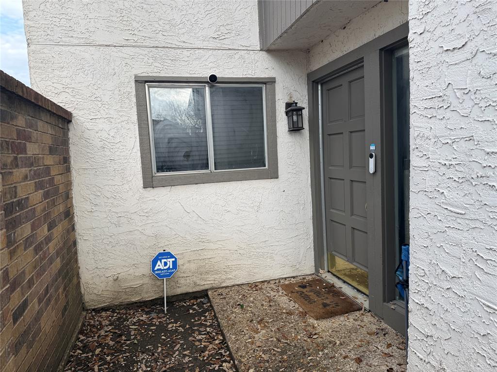 9822 Amberton Parkway Property Photo 2