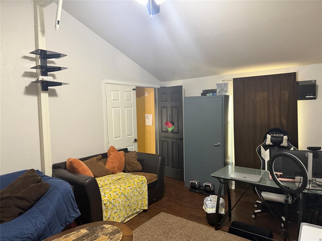 9822 Amberton Parkway Property Photo 17