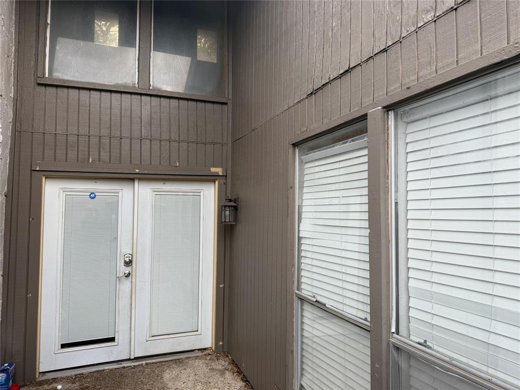 9822 Amberton Parkway Property Photo 27