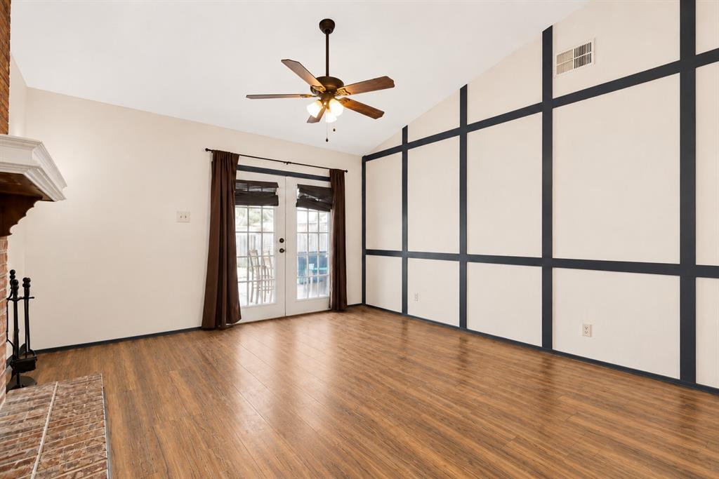 744 Lee Street Property Photo 2