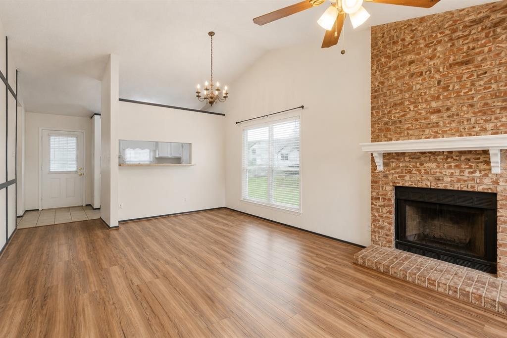 744 Lee Street Property Photo 3