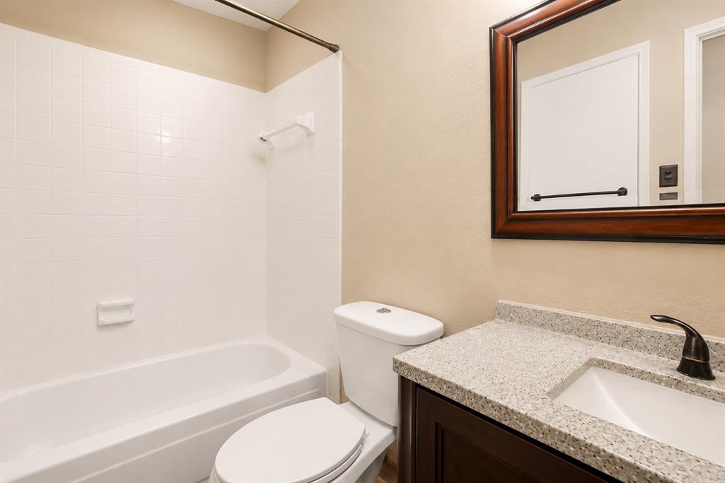744 Lee Street Property Photo 15