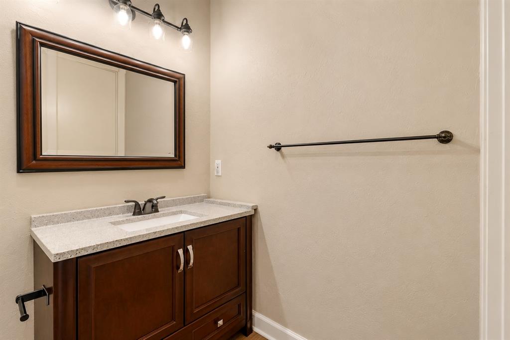 744 Lee Street Property Photo 16