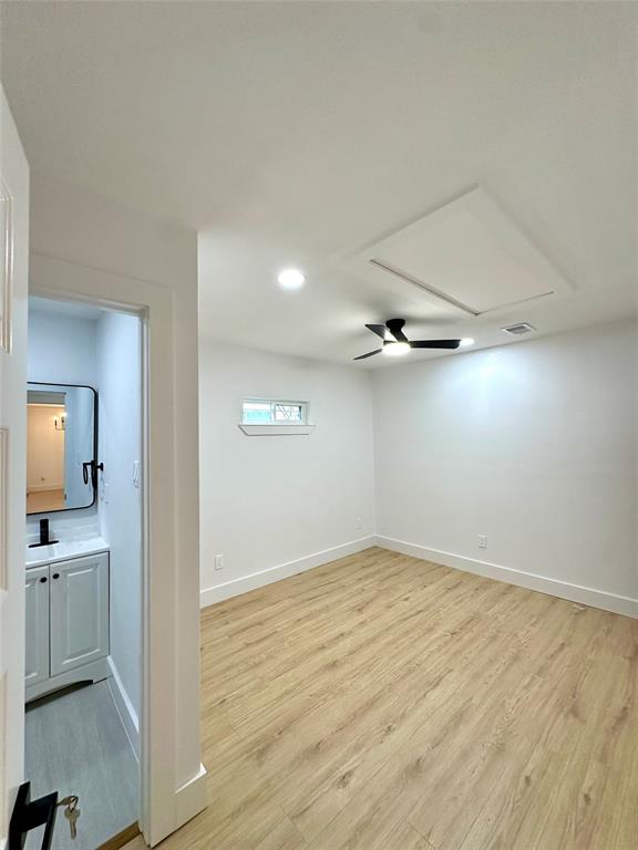 3324 E 15th Street Property Photo 8