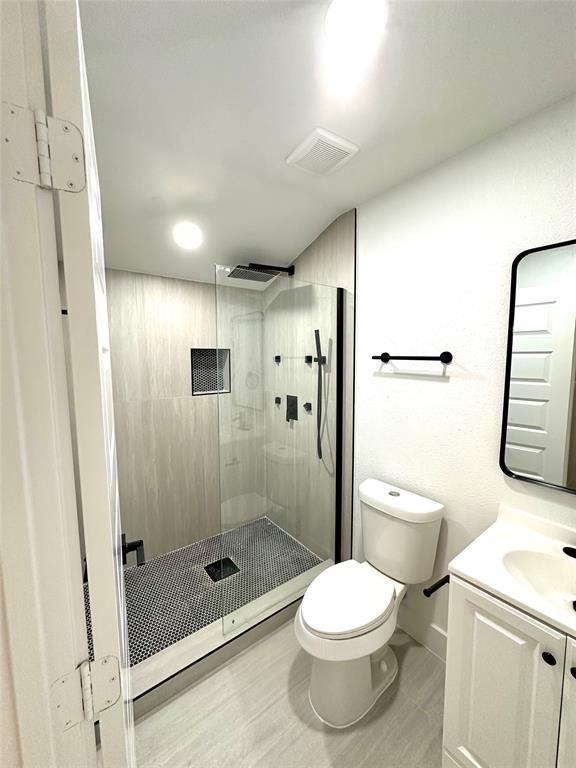 3324 E 15th Street Property Photo 10