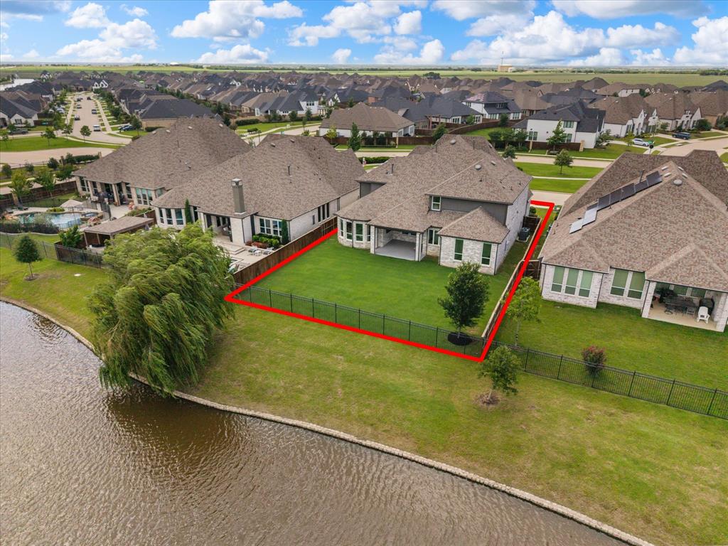 2628 Camden Court Property Photo 1