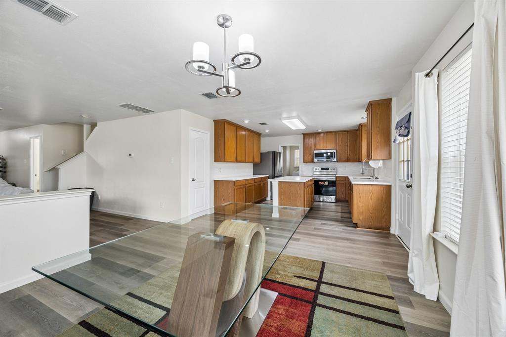 4706 Creekview Lane Property Photo 4