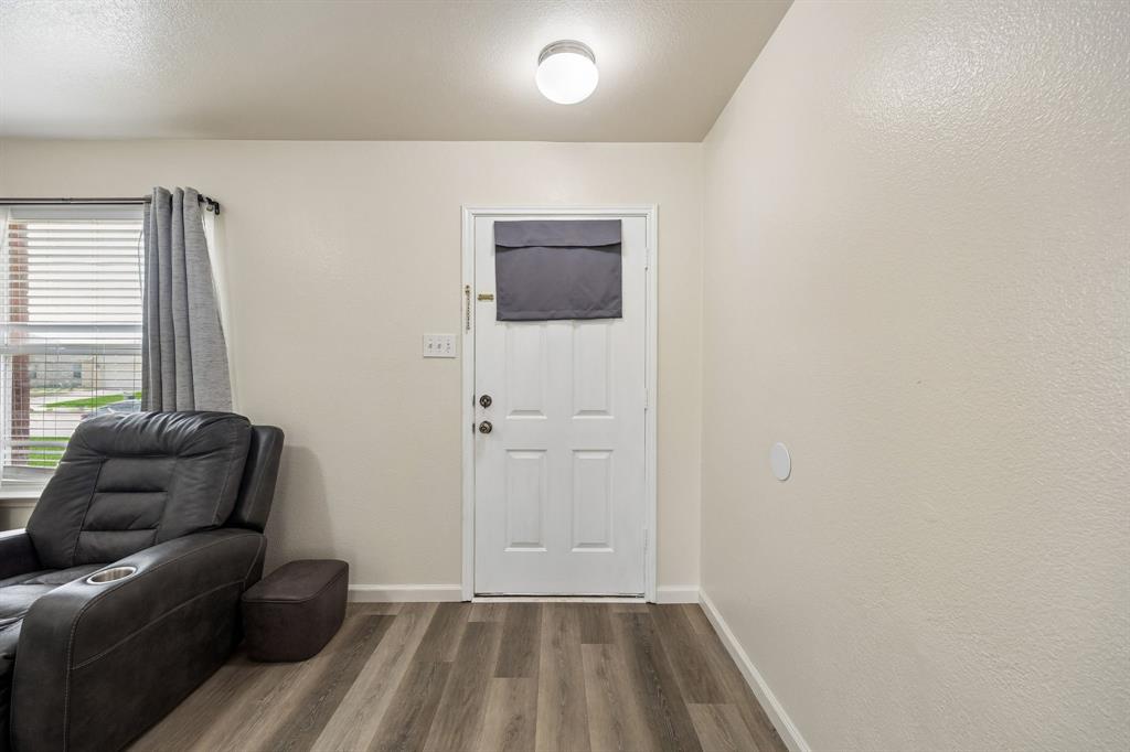 4706 Creekview Lane Property Photo 9