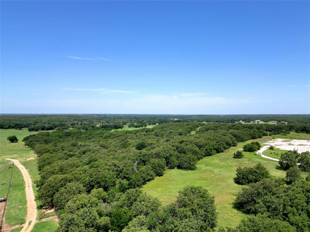 00 Cr 1593 Property Photo 17