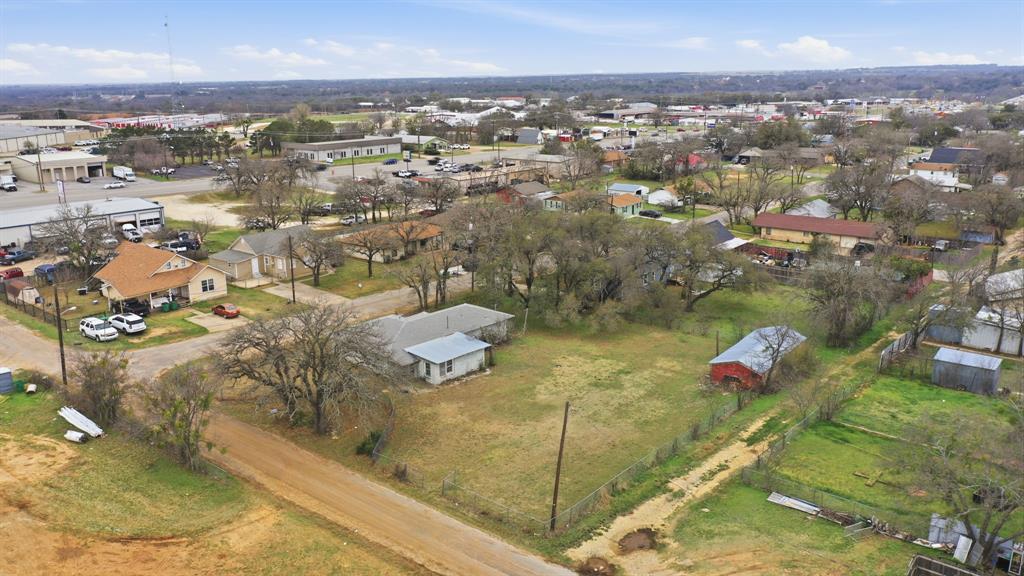 609 E Broadway Street Property Photo 5