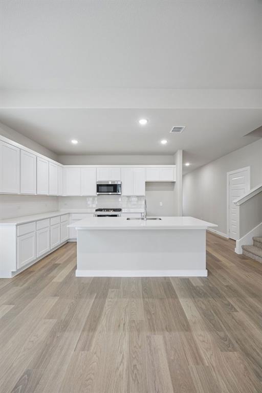 2104 Sunshining Road Property Photo 11