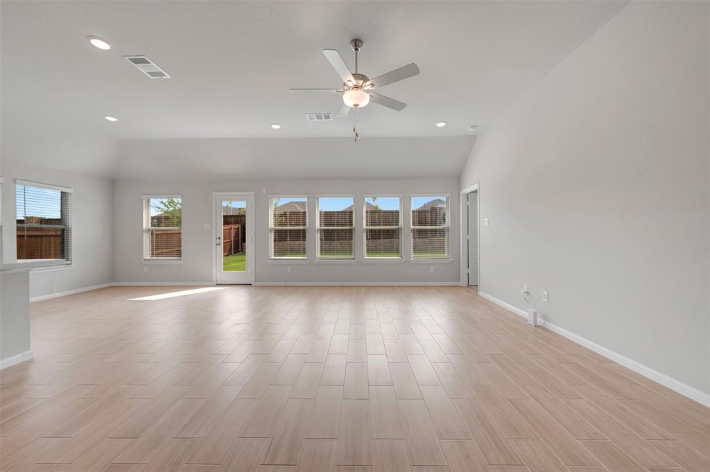 725 Grand Dale Drive Property Photo 2