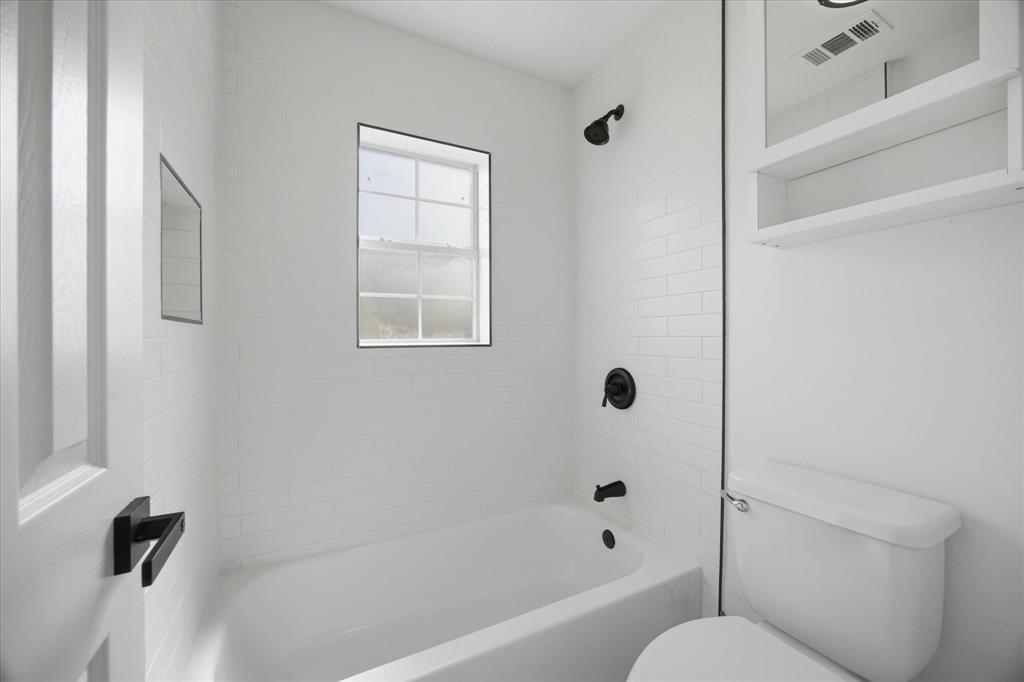 709 Sherman Street Property Photo 10
