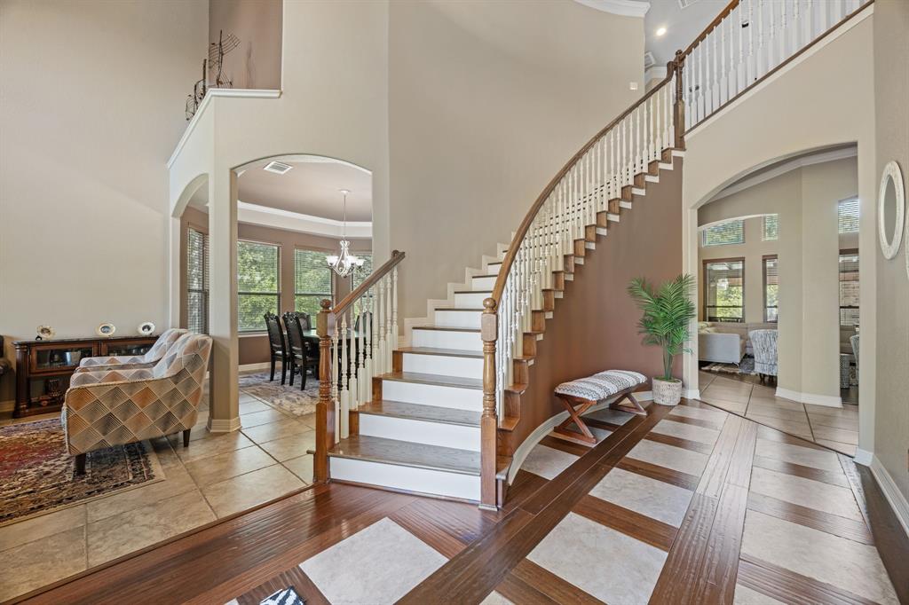 1559 Cypress Bend Drive Property Photo 4