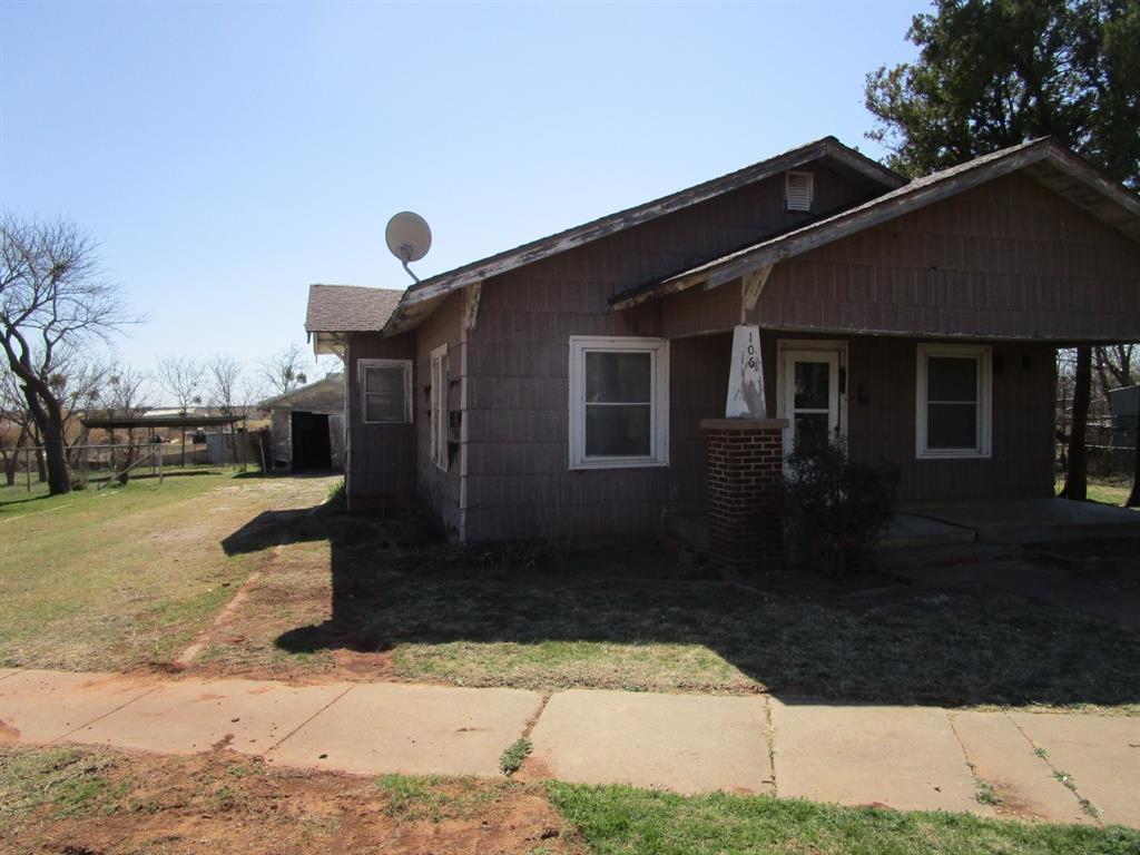 106 E Magnolia Avenue Property Photo 3
