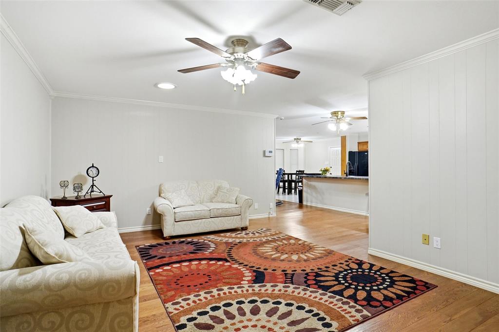 1004 Gladstone Avenue Property Photo 2