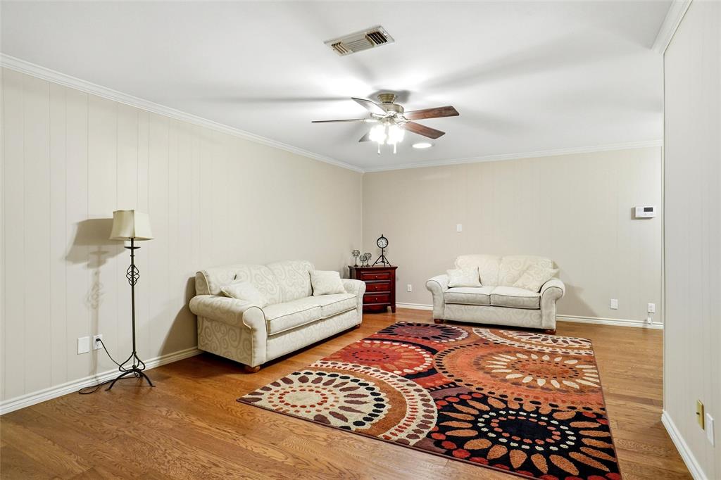 1004 Gladstone Avenue Property Photo 3