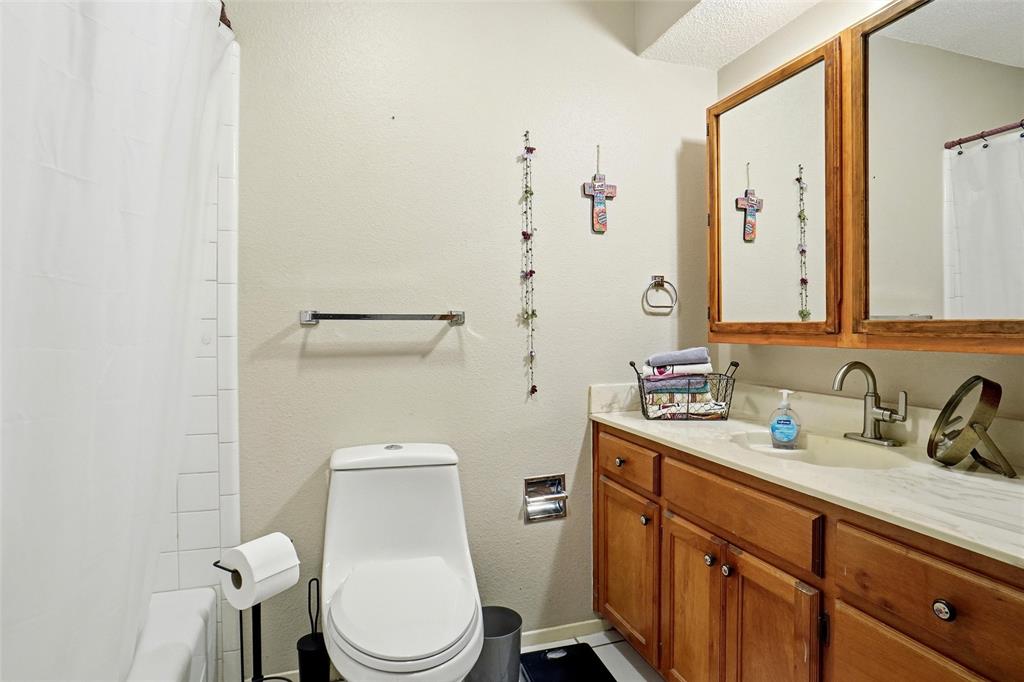 1004 Gladstone Avenue Property Photo 9