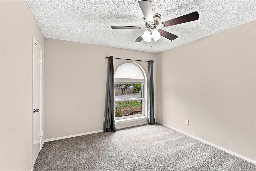 1004 Gladstone Avenue Property Photo 12