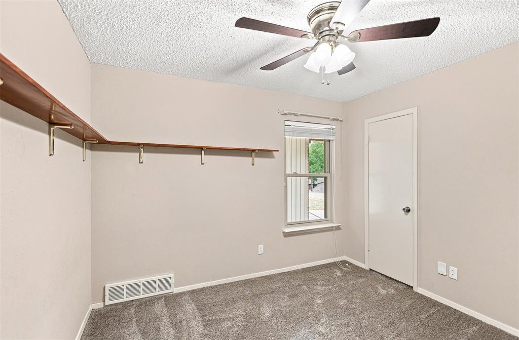 1004 Gladstone Avenue Property Photo 14