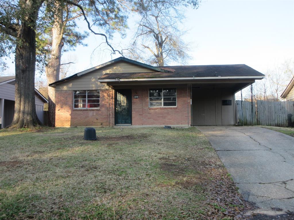 9422 Normandie Drive Property Photo 1