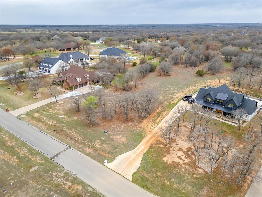 720 S Sugartree Drive Property Photo 3