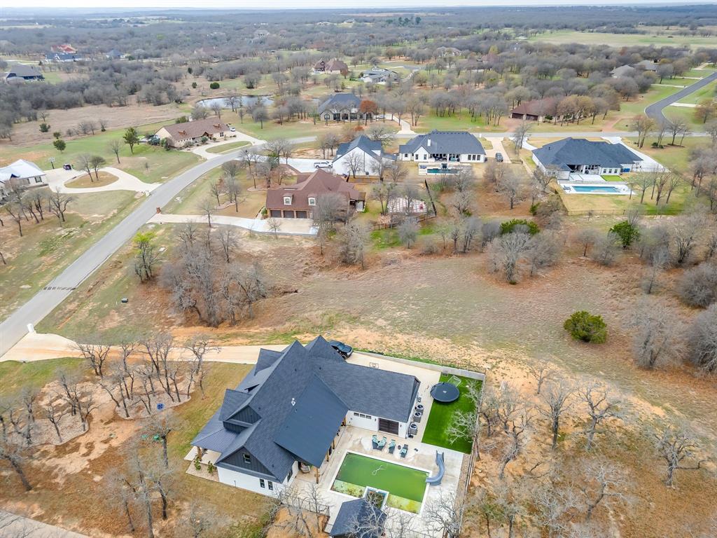720 S Sugartree Drive Property Photo 9
