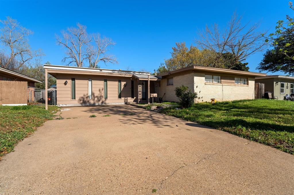 1716 John Smith Drive Property Photo 1