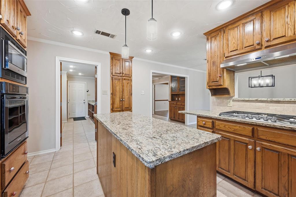 6208 Windsong Drive Property Photo 15