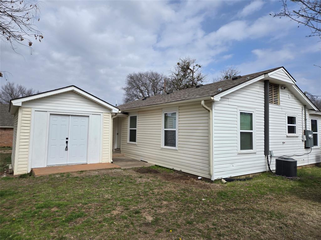 404 S Pecan Street Property Photo 3
