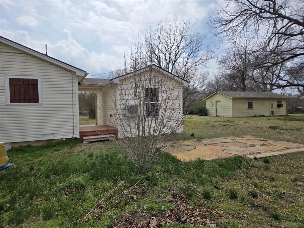 404 S Pecan Street Property Photo 5