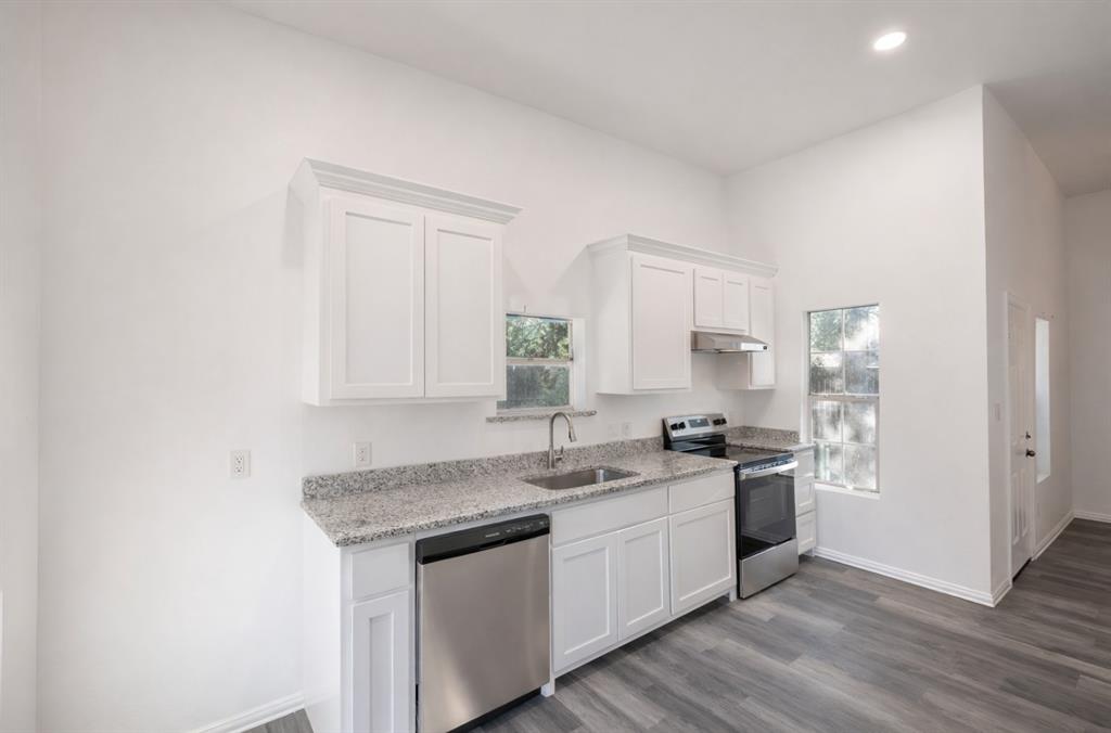 415 W 7th Street Property Photo 4