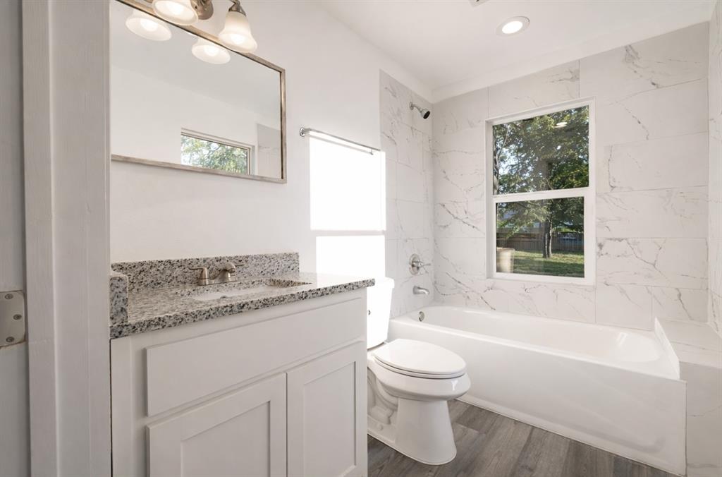 415 W 7th Street Property Photo 8