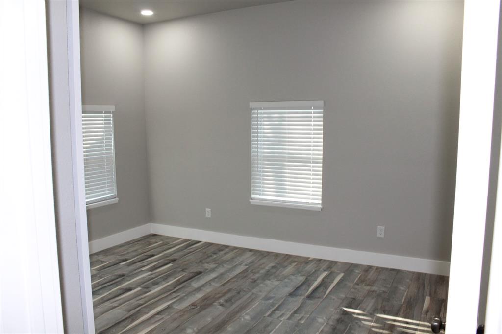 104 S Hubbard Street Property Photo 11