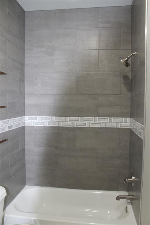 104 S Hubbard Street Property Photo 25