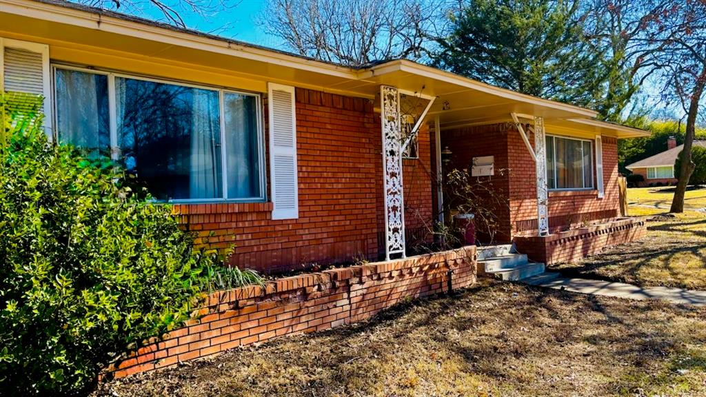 2438 Five Mile Circle Property Photo 2