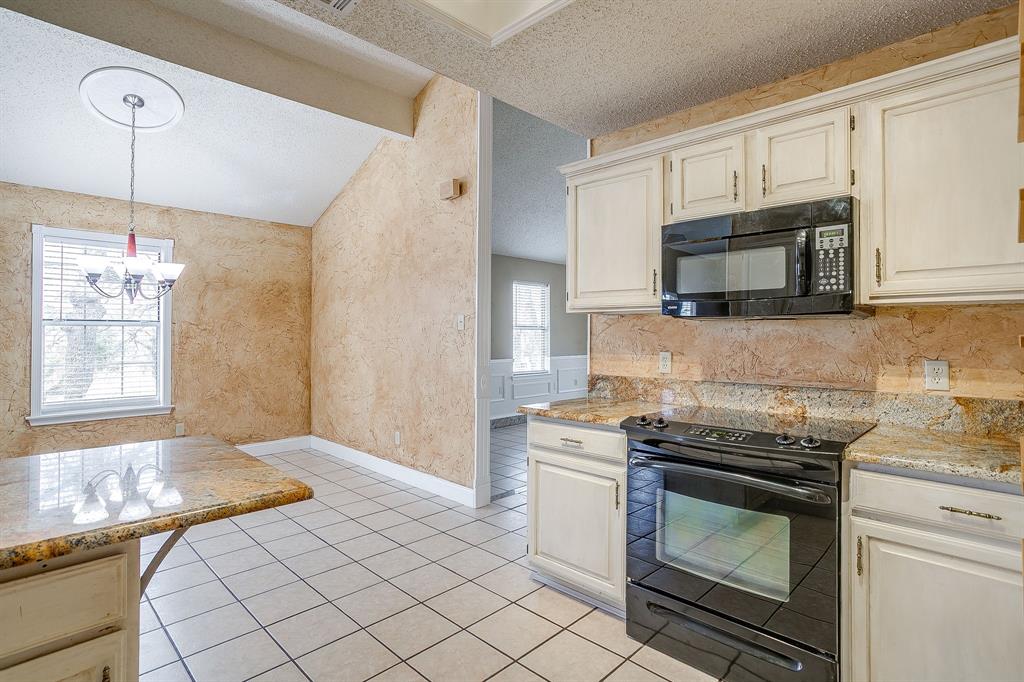 8129 County Road 804 Property Photo 10