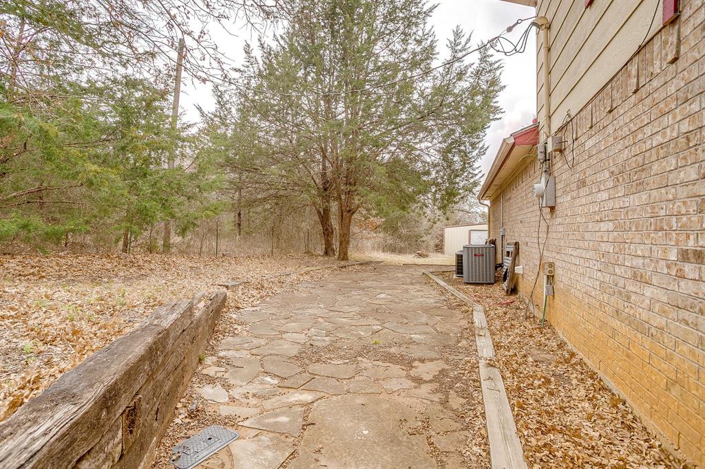 8129 County Road 804 Property Photo 34