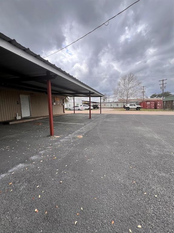 2300 N Us Highway 281 Property Photo 37