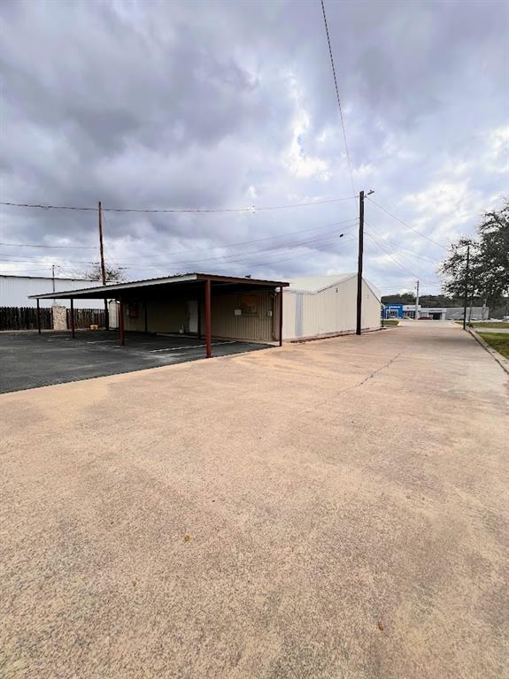 2300 N Us Highway 281 Property Photo 38