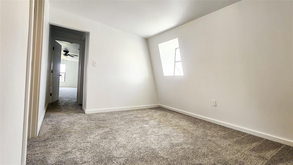 401 E Pierce Street Property Photo 16