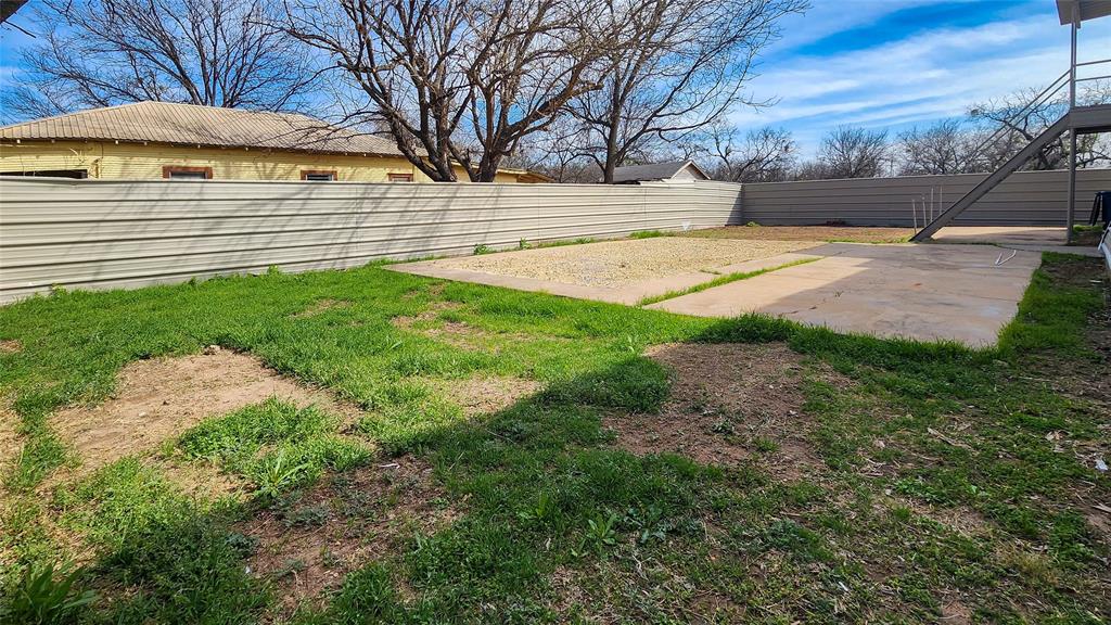 401 E Pierce Street Property Photo 24