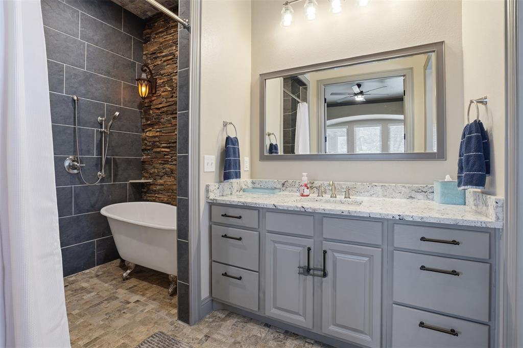 186 Long Drive Property Photo 24