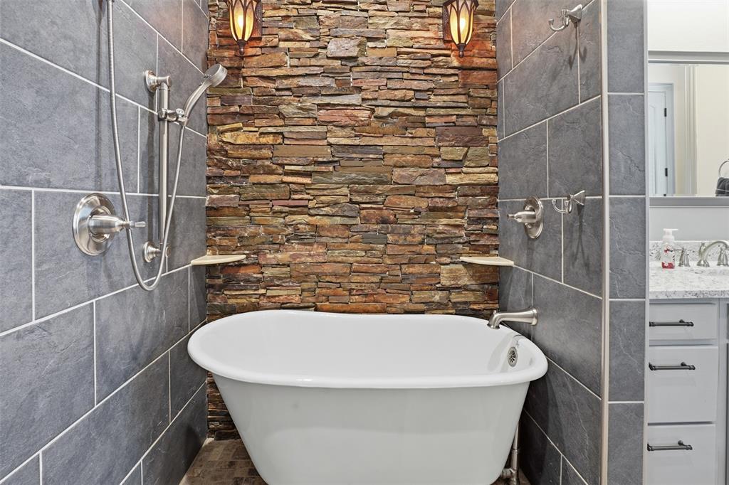 186 Long Drive Property Photo 26