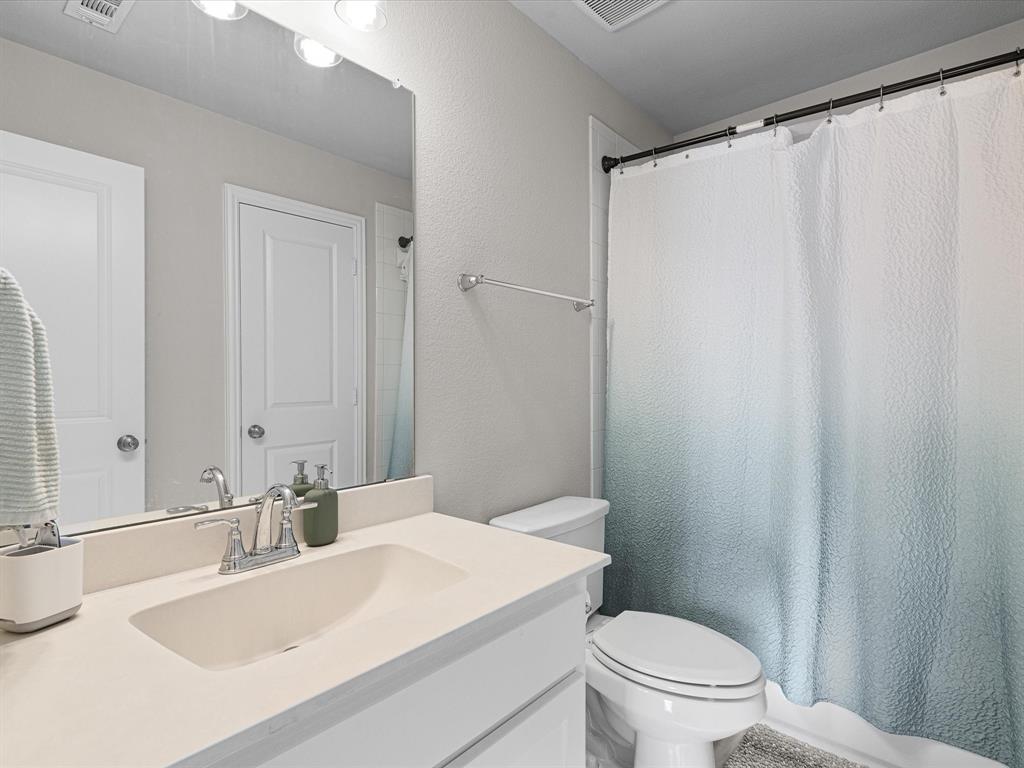 1606 Evening Primrose Drive Property Photo 24