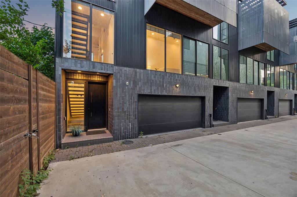 4828 Caxton Court Property Photo 1
