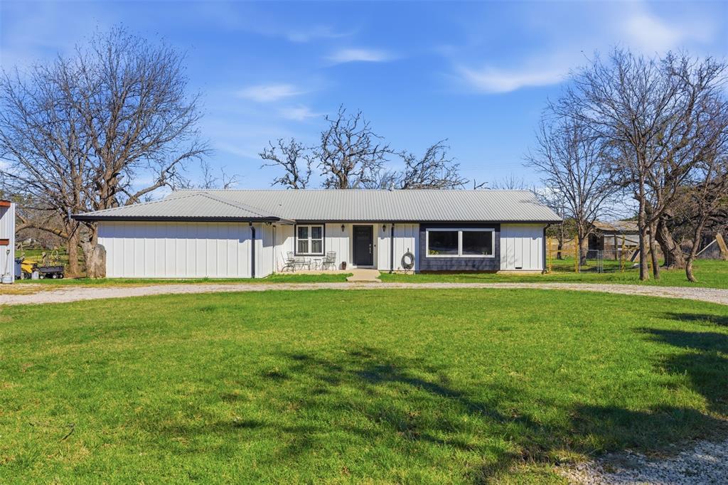 1115 County Road 2102 Property Photo 33