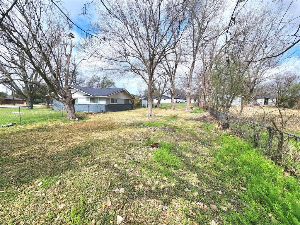 204 Ranch House Road Property Photo 6