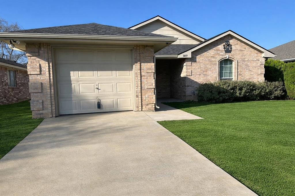 3819 Kiest Valley Court Property Photo 2