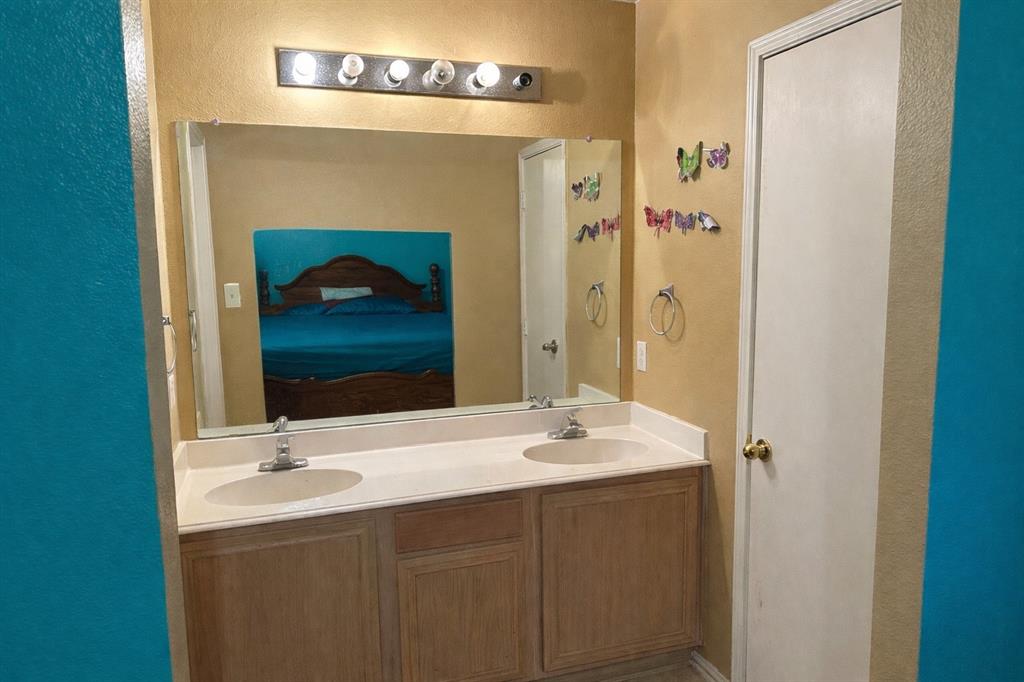 3819 Kiest Valley Court Property Photo 13
